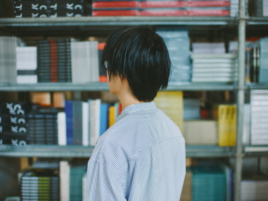 CONTAX Distagon 35mm f1.4 snap portrait skac skwat kameari books art space スナップ review